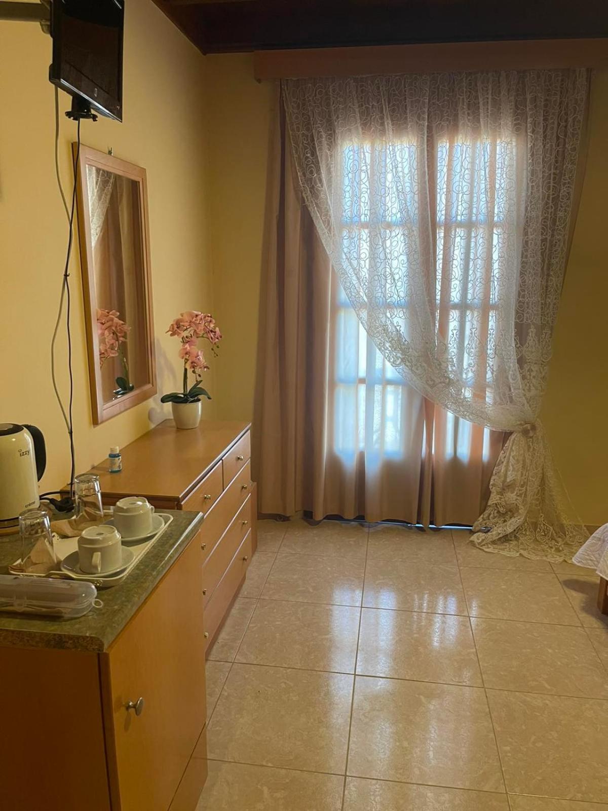Villa Pinotsi سيمي المظهر الخارجي الصورة